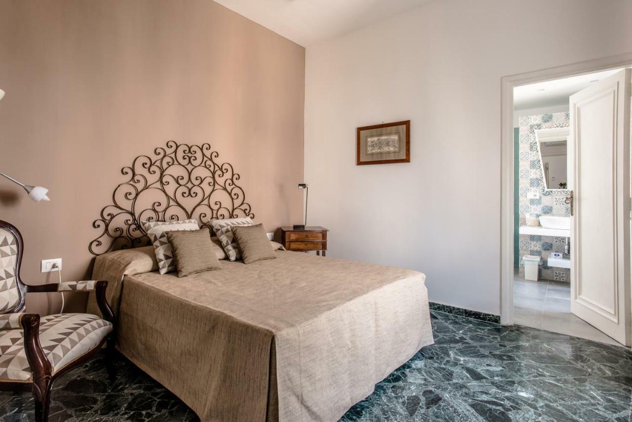 La Casa Di Eugenio Apartment Napoli Bagian luar foto